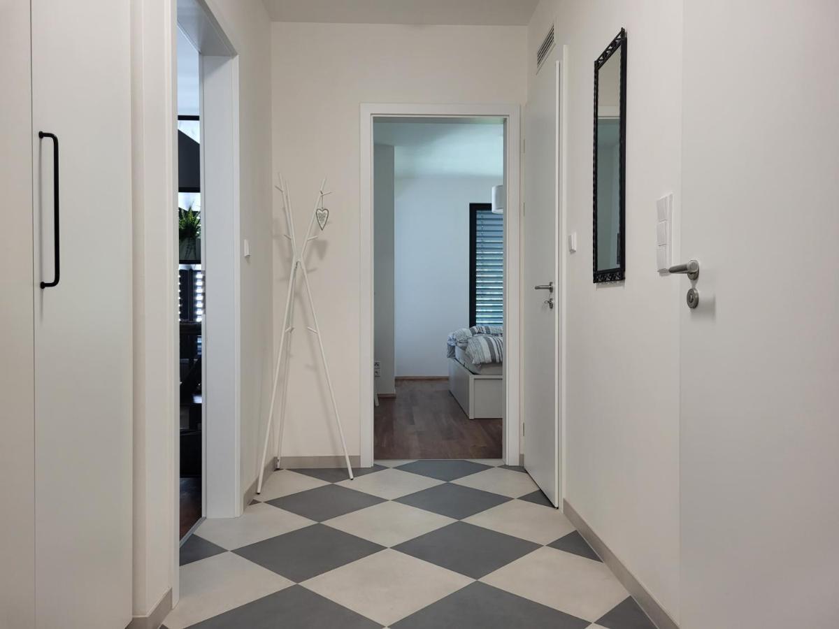 New Apartment In Karlin, Praha 8, Close To Center Dış mekan fotoğraf